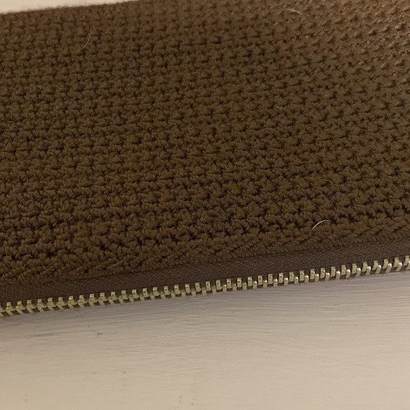 The Sak Brown Knit wallet with Silver Charm, good condition - Picture 2 of 6